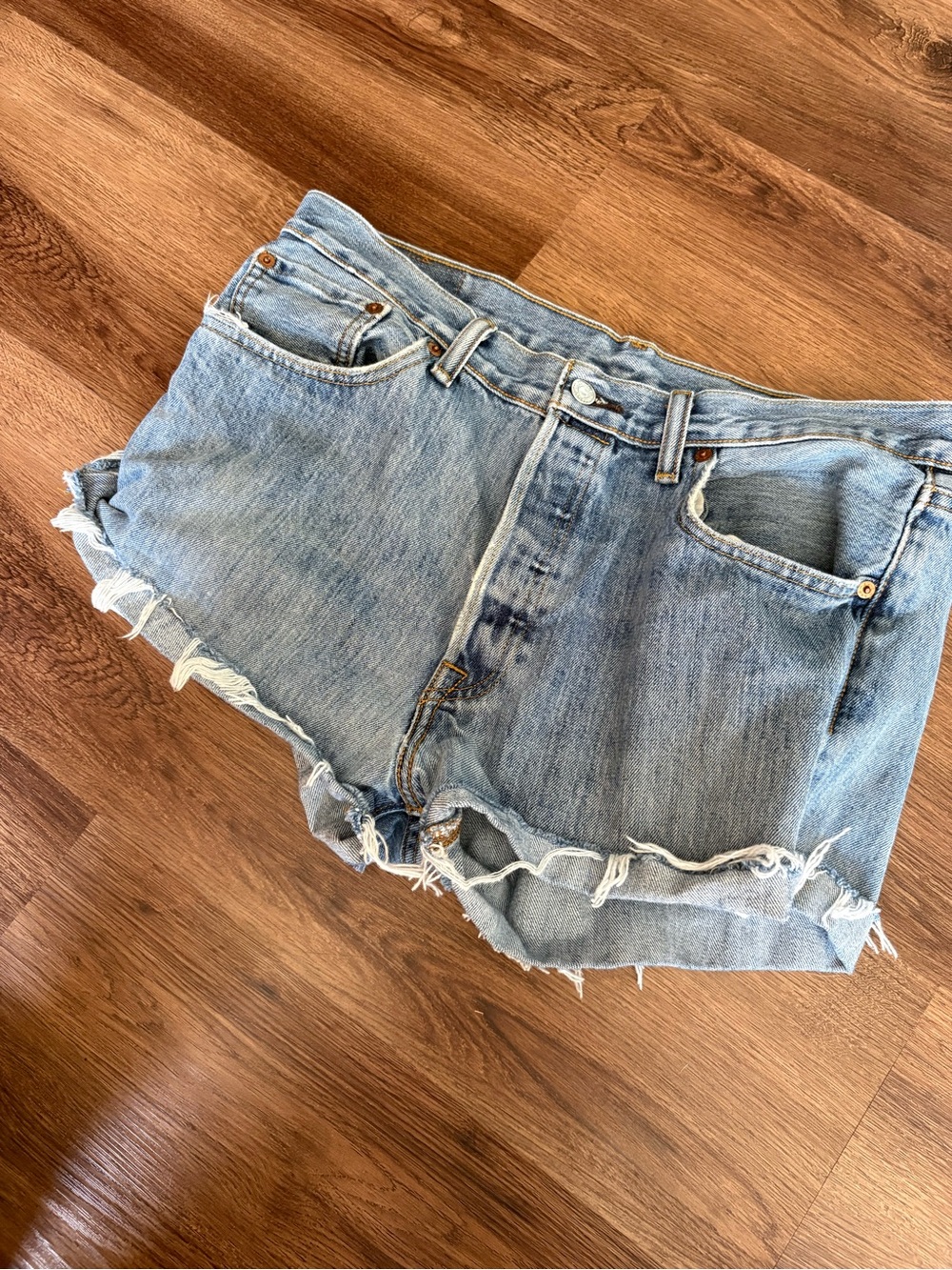 Levi’s DIY Cut Off Jean Shorts 34”